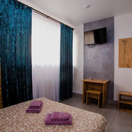 Ok Hotel Ровно Экстерьер фото